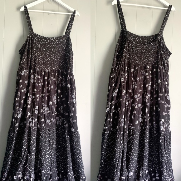 TERRA & SKY Women's Plus Twin Printed Tiered Maxi Dress
Size XXL (20W-22W) - Picture 2 of 10